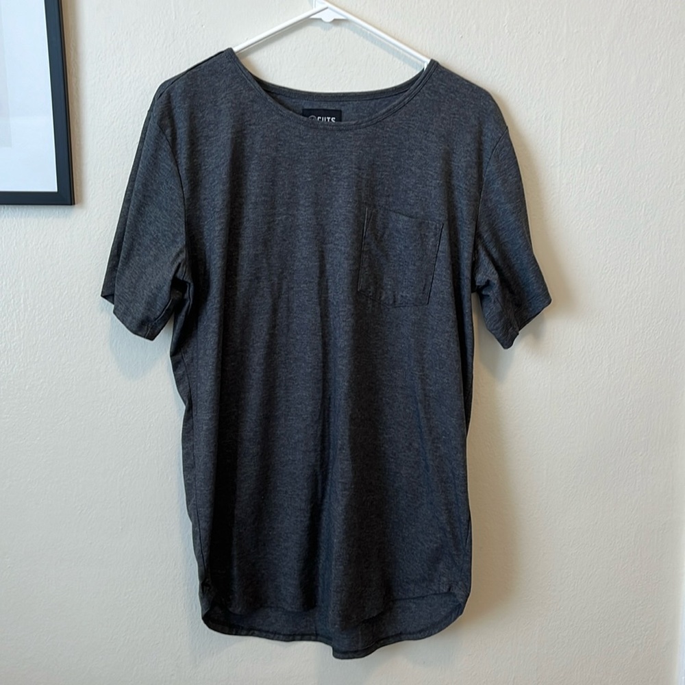 Cuts elongated pocket short sleeve